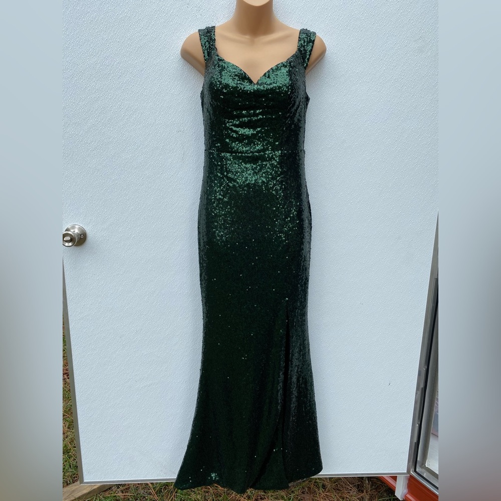 Gorgeous green sequence formal dress size M